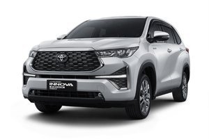 Innova Hycross hybrid for airport drop in Bangalore