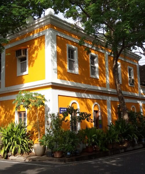 French Quarter streets in Pondicherry on a chauffeur trip from Bangalore