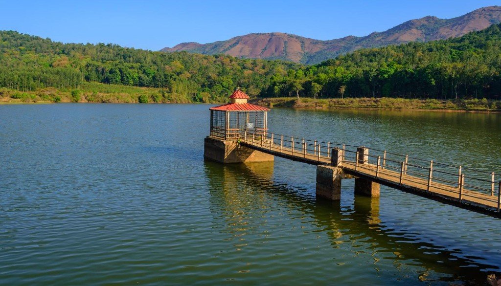 Hill lake on a Chikmagalur chauffeur trip from Bangalore