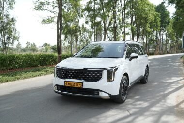Kia Carnival chauffeur hire in Bangalore