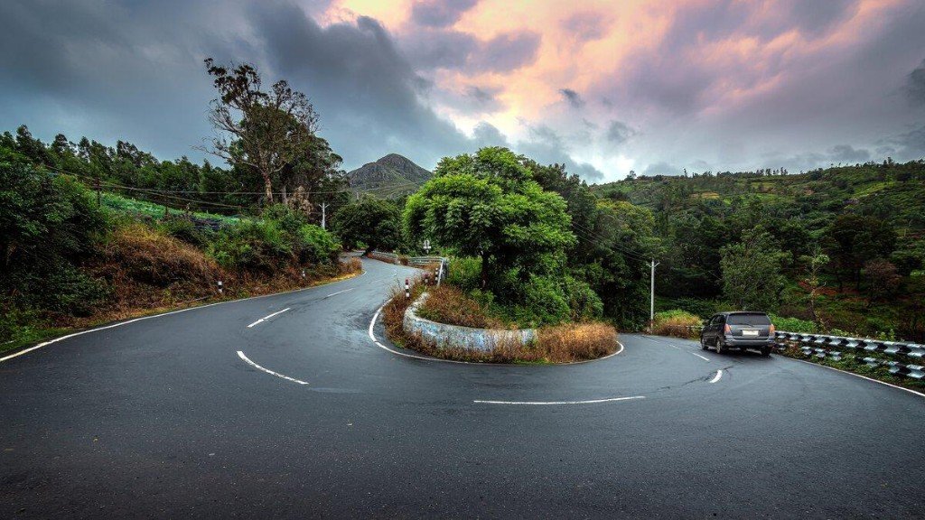 Hill ghat hairpin on a chauffeur trip from Bangalore to Kodaikanal