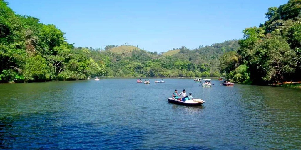 Pookode Lake on a Bangalore to Wayanad chauffeur trip