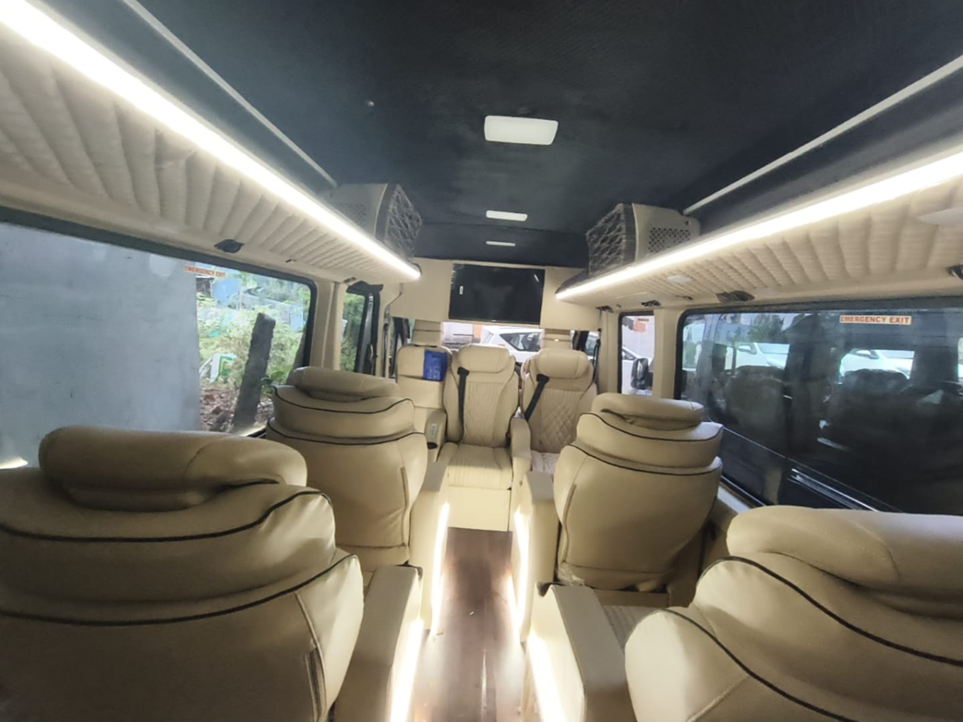 Urbania Luxury 10 seater Cab