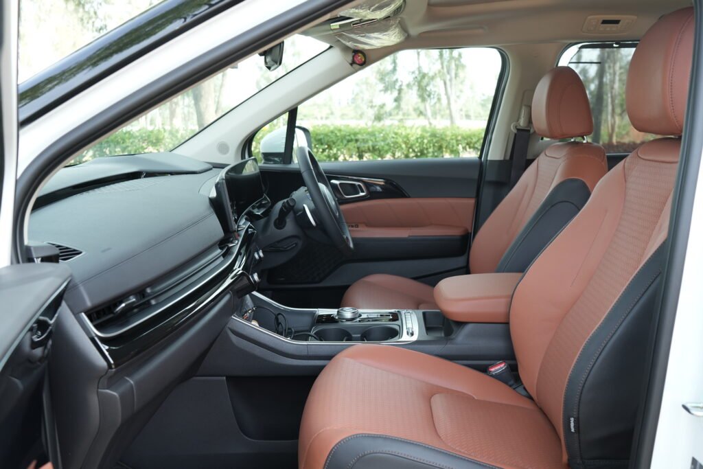 Kia Carnival Rental 7 Seater