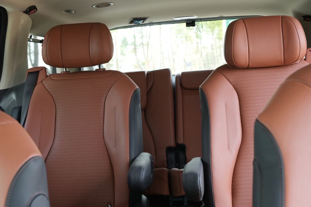 Kia Carnival Luxury rental Bangalore